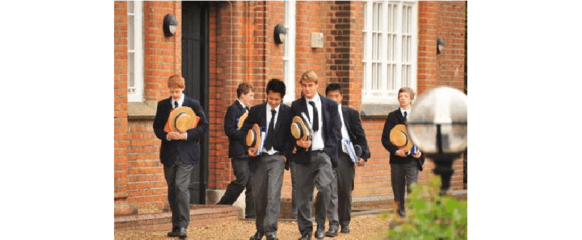 留学中介机构 自费出国留学服务的桥梁与助力